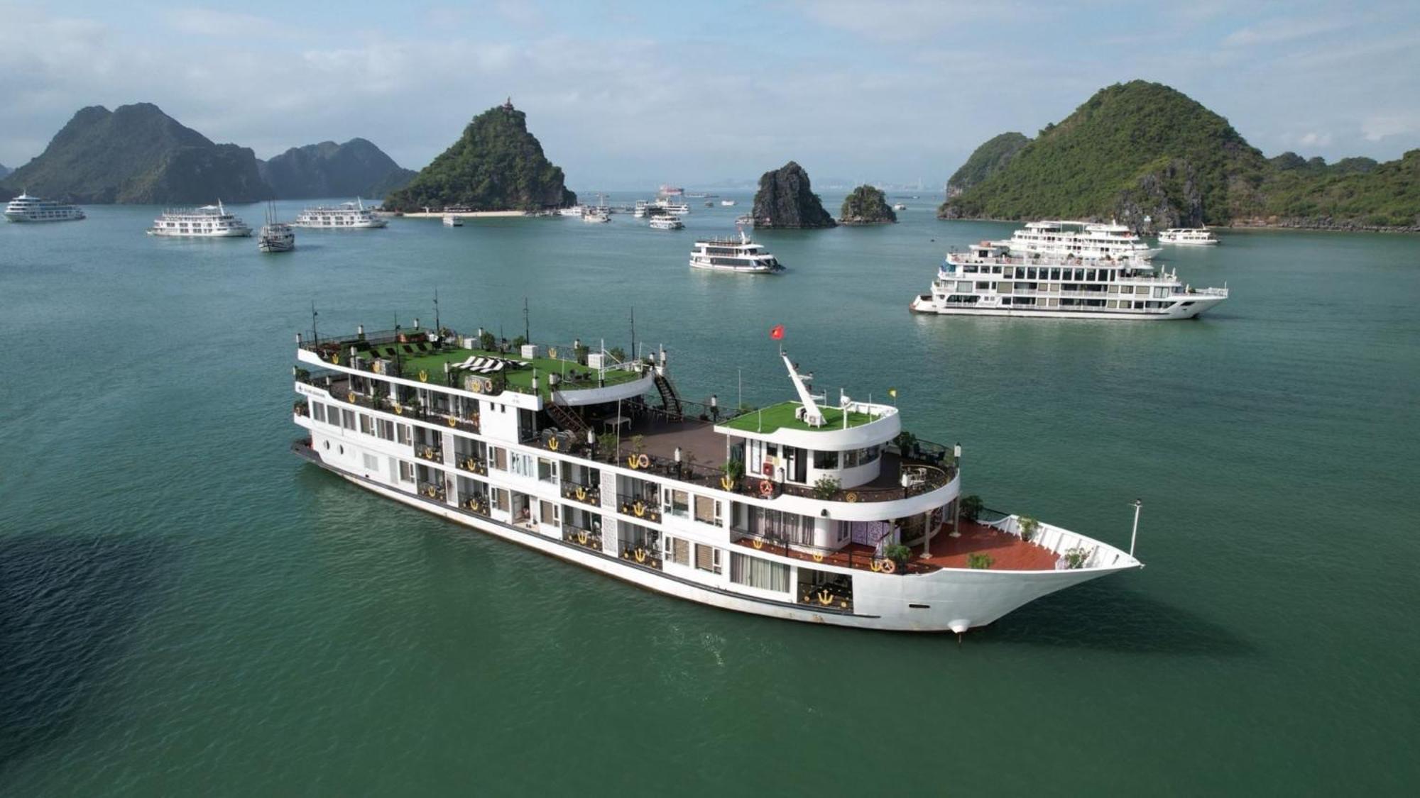 فندق Halong Aquamarine Royal Cruise ها لونغ المظهر الخارجي الصورة